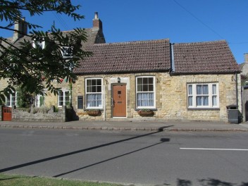 Cottage In Market…