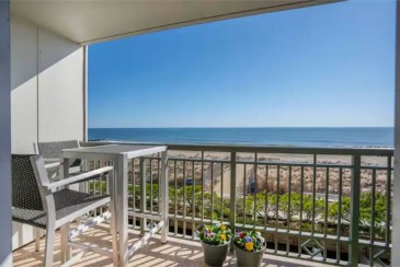 Sunrise Studio - Ocean Front Boardwalk Sanctuary