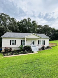 Charming Family Retreat on Lake Norman with a 1min Walk to Lake Access!