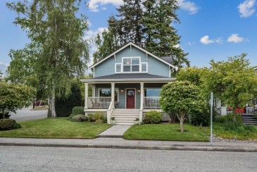 Downtown Edmonds Craftsman: Home by the Sea