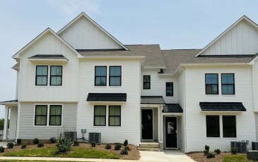 New 3 Bed 3.5 Bath luxury Townhome only 5 minutes to the Square and Campus!