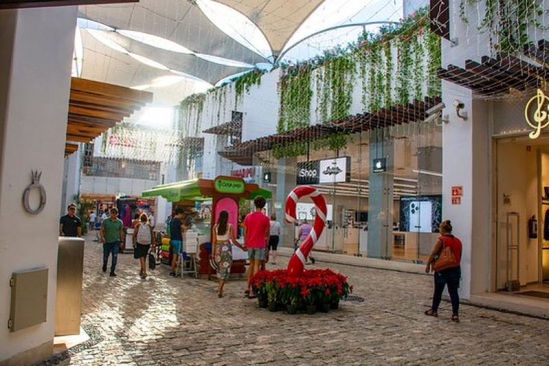 Paseo del Carmen Shopping Mall