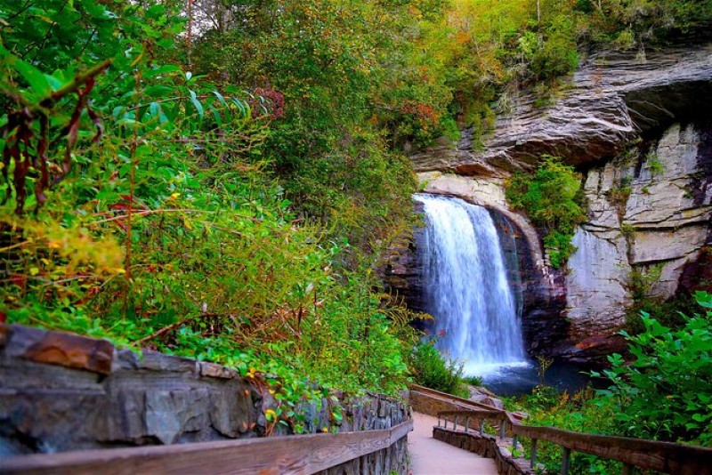 Waterfalls and Blue Ridge Parkway Hiking Tour