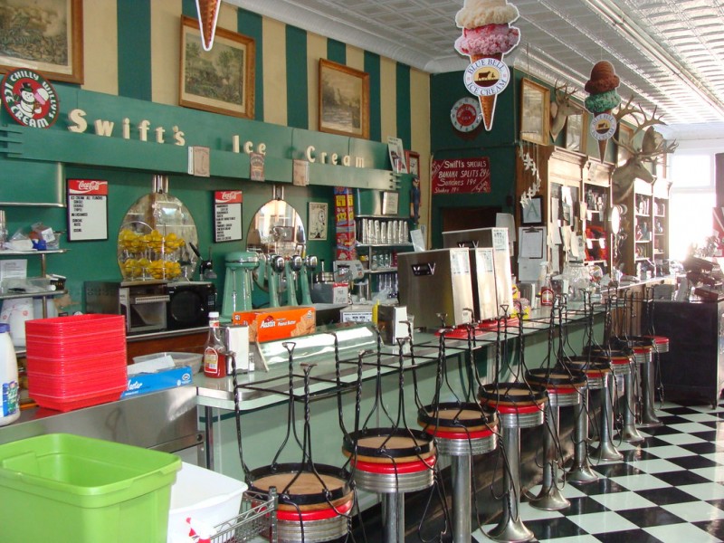 Borroum’s Drug Store and Soda Fountain