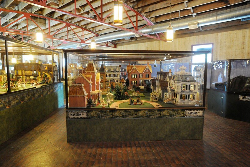 Great American Dollhouse Museum