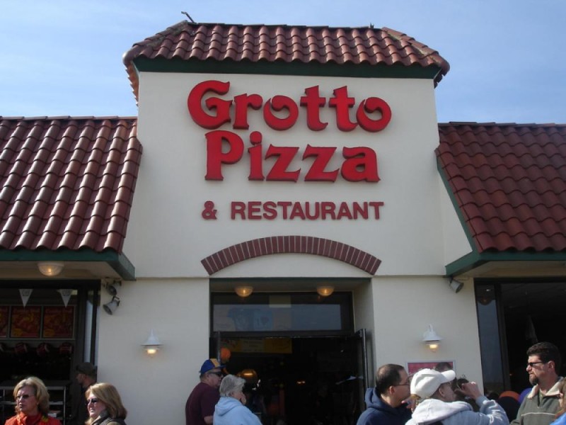 Grotto Pizza