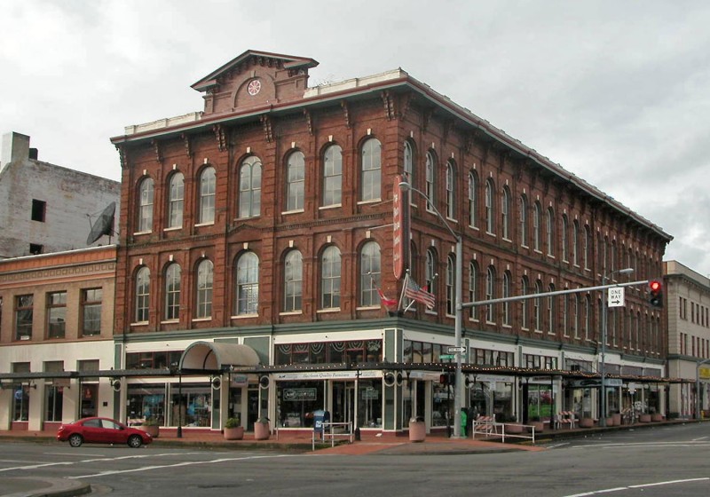 The Reed Opera House Mall