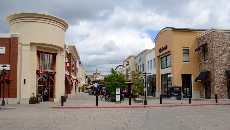 Bridgeport Village