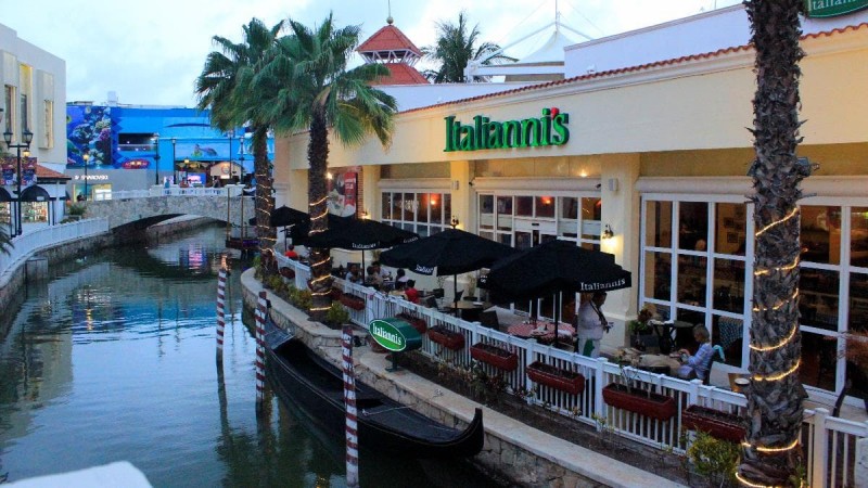 La Isla Cancun Shopping Village